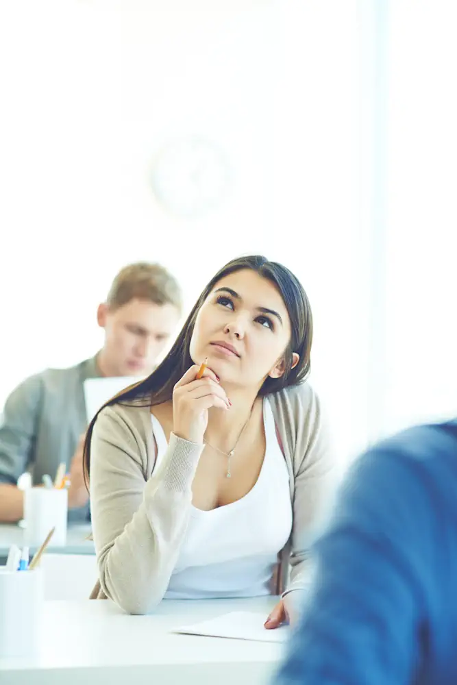 Certification RNCP formation coaching - fille en reflexion